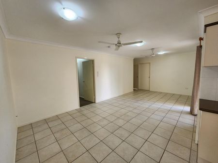 Charming Family Home in the Heart of Kirwan - Photo 4