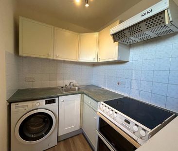 1 bedroom flat to rent - Photo 6