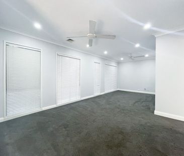 Comfortable Family Living! - Photo 3