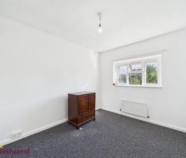 4 bedroom semi-detached house to rent - Photo 5