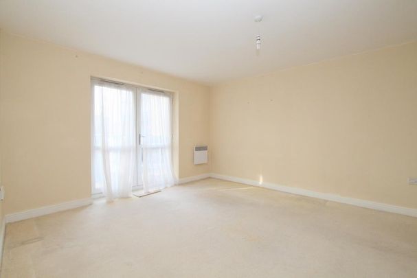 1 bedroom ground floor flat to rent - Photo 1