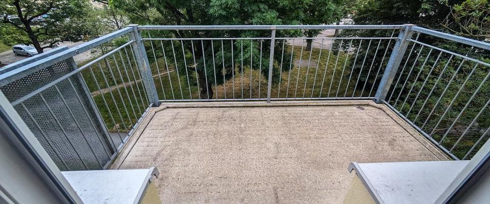 ++ wunderschöne, helle 3-Raum Wohnung mit Balkon und Tageslichtbad - im Lutherviertel ++ - Photo 1