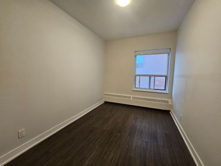 For Lease - 1801 Eglinton Avenue Unit# 204, Toronto, Ontario - Photo 5