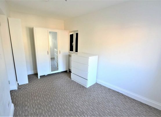 Rundell Crescent - Photo 1