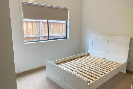 Modern Family living - Photo 2