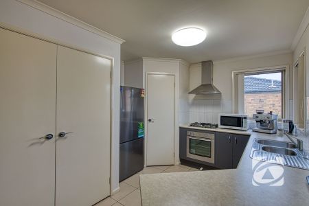 QUIET COMPLEX LIVING - Photo 2