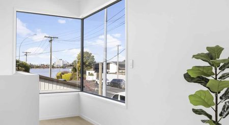 Executive Lakeside Living! - Photo 5