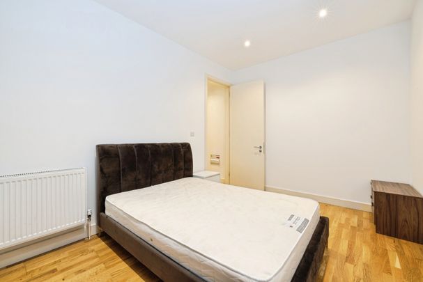 Manningtree Street, Aldgate, London, E1 1LG - Photo 1