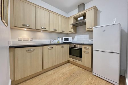 Station Road, CHESHAM - Photo 2