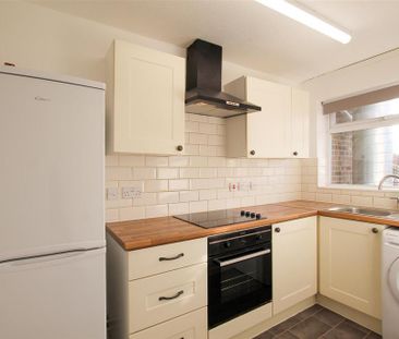 2 bedroom maisonette to rent - Photo 6