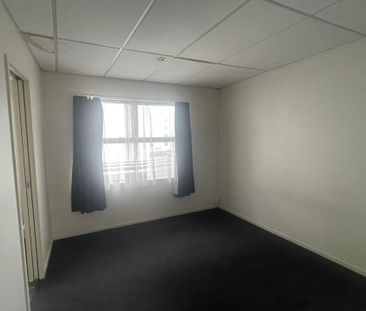Convenient Location&excl; - Photo 2