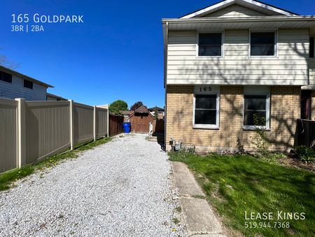 Charming 3 Bed 1.5 Bath Home in Family Friendly Chatham Neighbourhood - Photo 4
