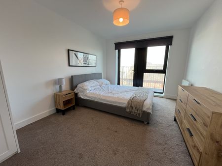 2 Bed Flat, Bastion Point, L3 - Photo 3