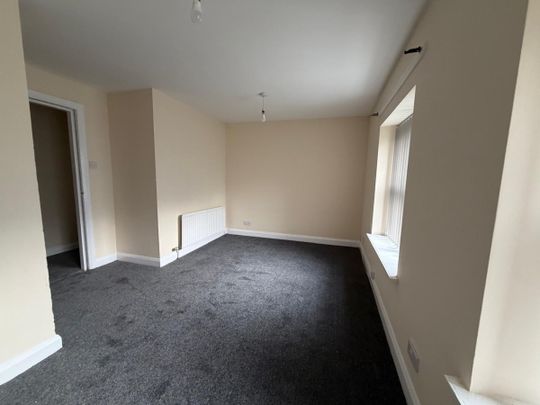 ONE BEDROOM FLAT - Photo 1