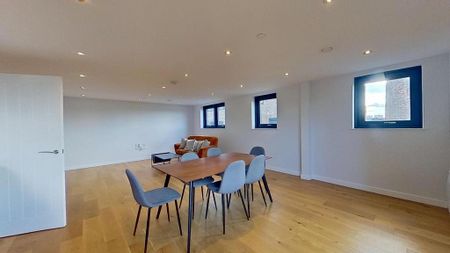 3 bedroom flat to rent - Photo 4