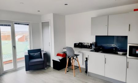 Premium Plus Studio Floor 4-7 - Photo 2