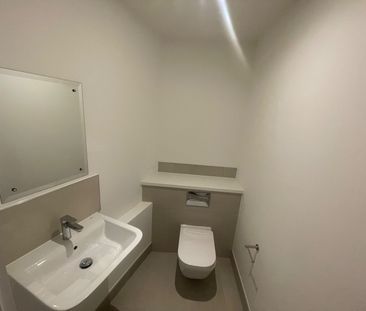 Room in a Shared Flat, Amour Court, NW10 - Photo 2