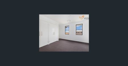 Great 4 bedroom house(new timber floor downstair) for rent in Schofields - Photo 2