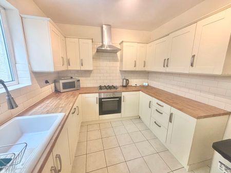Seaview Terrace, Swansea - Photo 3