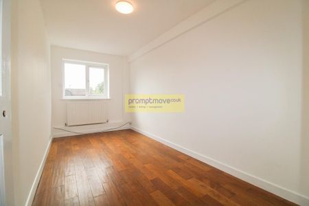 3 bedroom end of terrace house to rent - Photo 3