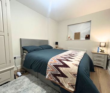 301 College Court Central, Belfast BT1 6BF - Photo 4