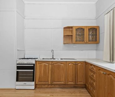 Well-presented 4-bedroom home in a prime location - Photo 2
