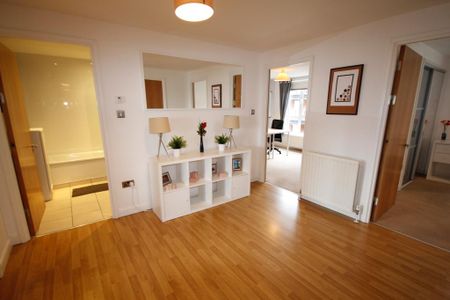 2 bedroom flat to rent - Photo 3