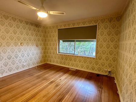 64 Orana Drive, Watsonia VIC 3087 - Photo 2