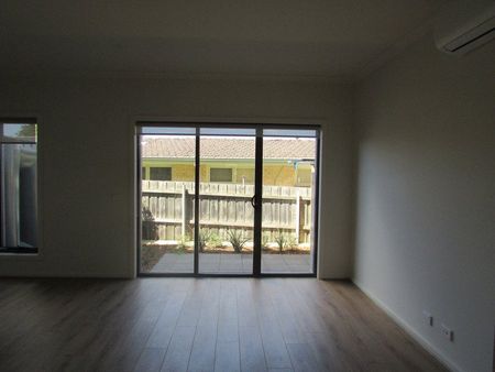 Quality 2 Bedroom Townhouse - Photo 5