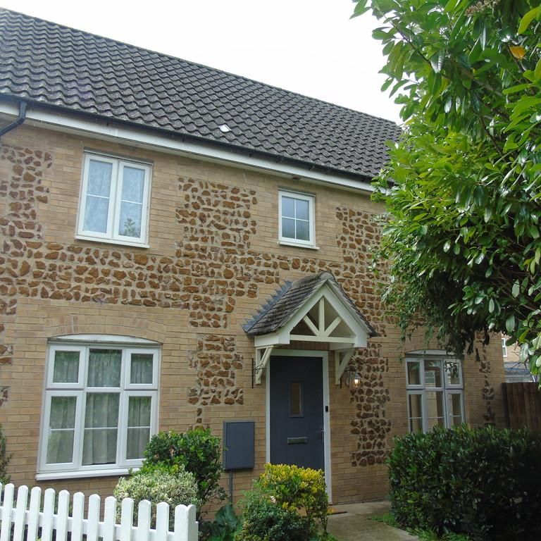 3 bedroom link detached house to rent - Photo 1