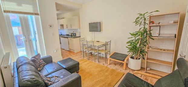 3 bedroom terraced house to rent - Photo 1