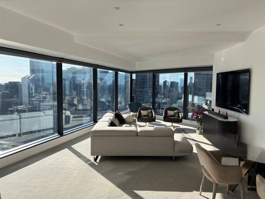 Elevate Your Lifestyle with Panoramic City Views - Photo 1