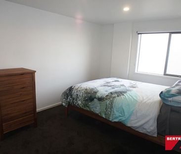 One Bedroom plus Study Apartment - Photo 5