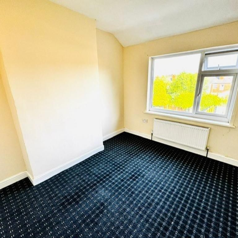 4 bedroom house of multiple occupation to rent - Photo 1