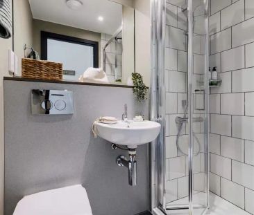 7 Bed Standard Ensuite - Photo 4