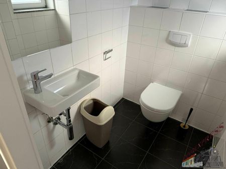 Sensationelles Angebot! Unbefristetes Terrassen-Juwel - 3 Zimmer plus Wohnküche (inklusive Heizkosten & WW € 1.495,-- monatlich. nur Strom extra zu zahlen)! - Photo 3