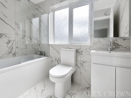 4 bedroom flat to rent - Photo 3