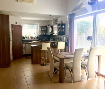 Novostavba 4 izbového zariadeného bungalovu v tichej a príjemnej ča... – Fotografia 1