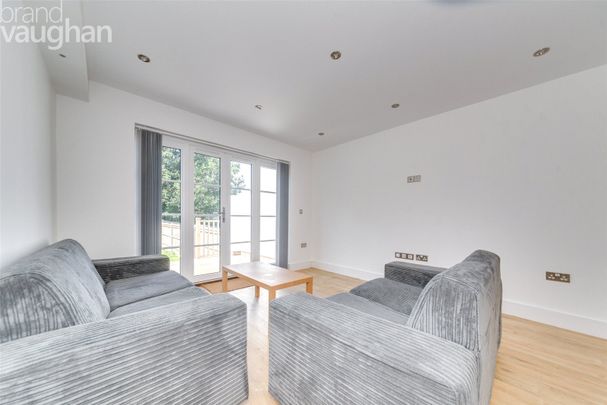 4 bedroom semi-detached house to rent - Photo 1