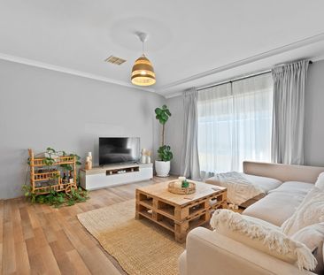 26 Firebrand Grove, Baldivis - A stunning family home - Photo 2