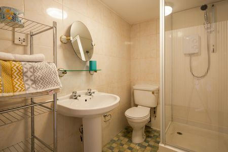 1 bedroom flat to rent - Photo 5