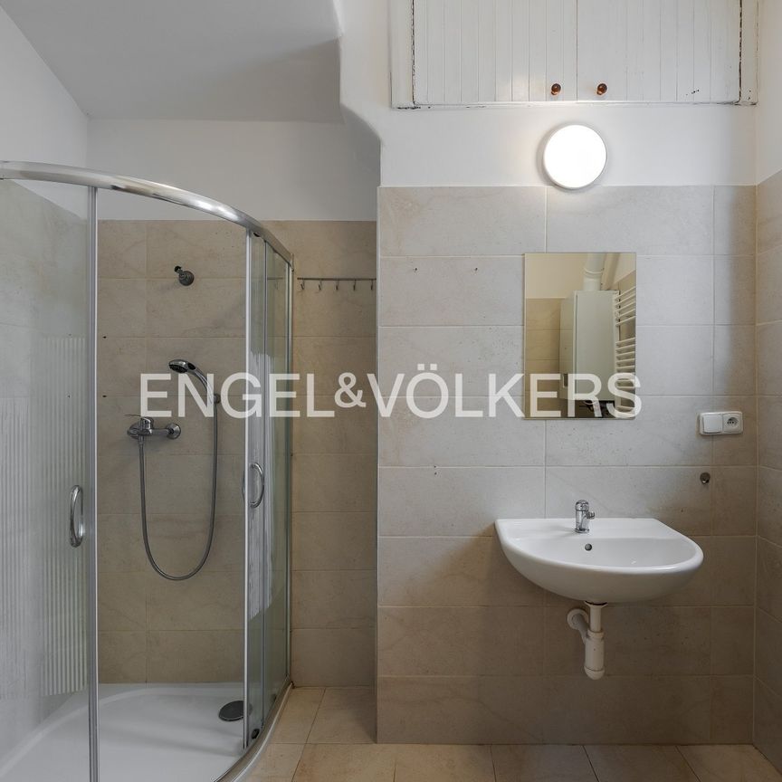 Pronájem bytu 1+kk a garsoniéry 50 m², Pod Vyšehradem 69, Praha - Photo 1
