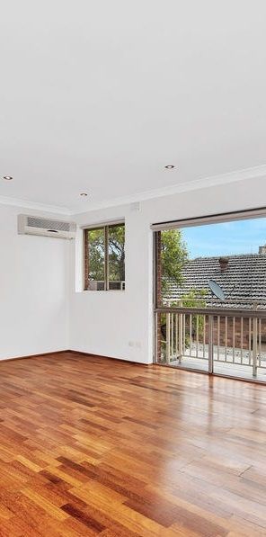 Light Filled Open Plan Living - Photo 1