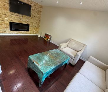 For Lease - 116 Flowertown Avenue, Brampton, Ontario - Photo 3