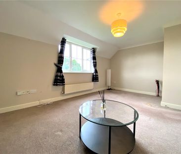 Hubbards Close, Hillingdon, UB8 - Photo 1