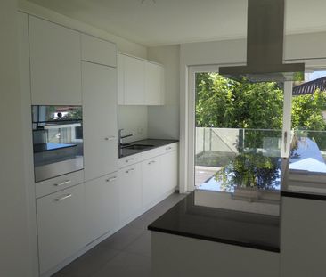 Helle, gemütliche 3.5-Zimmerwohnung mit zwei Balkonen in Muralto - Photo 2