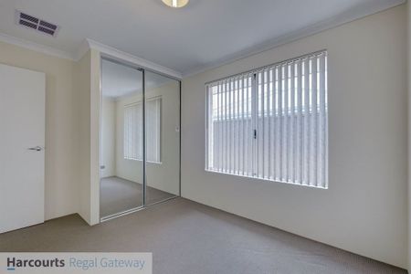 10 Massicot Road, TREEBY WA 6164 - Photo 2