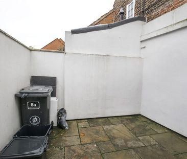 Two bedroom quaint semi-detached cottage in the popular village of ... - Photo 5