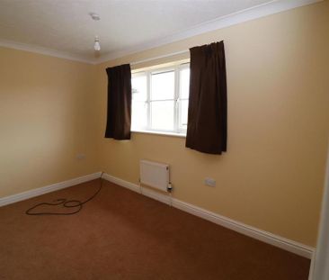 4 bedroom semi-detached house to rent - Photo 5