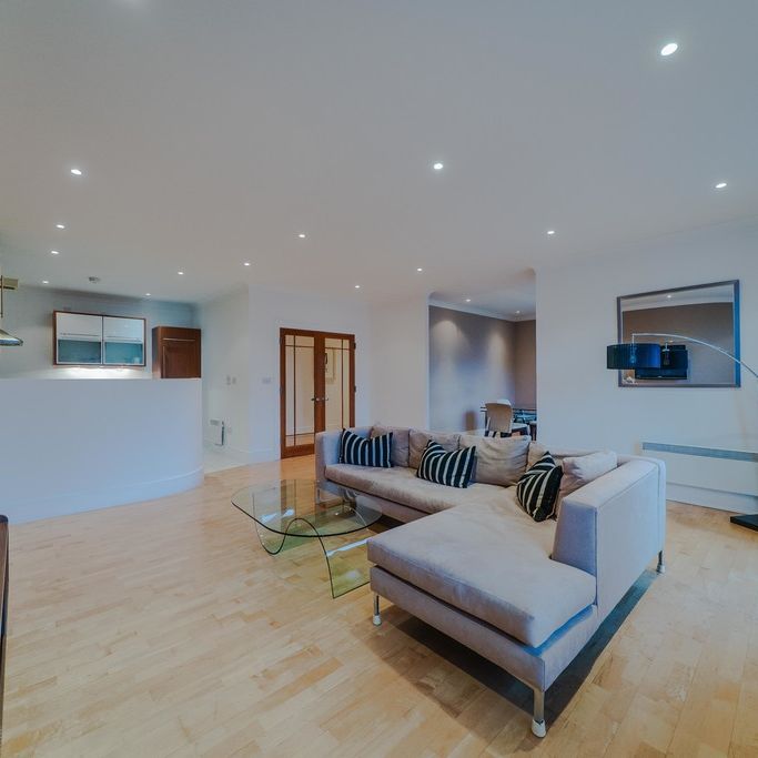 £1,795 - To Let - Photo 1